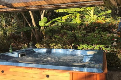 Photo of property in 18 Omarae Road, Pahi, Paparoa, 0571