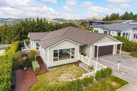 Photo of property in 144 Endeavour Drive, Whitby, Porirua, 5024