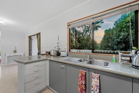 Photo of property in 1/96 Edmonton Road, Henderson, Auckland, 0612