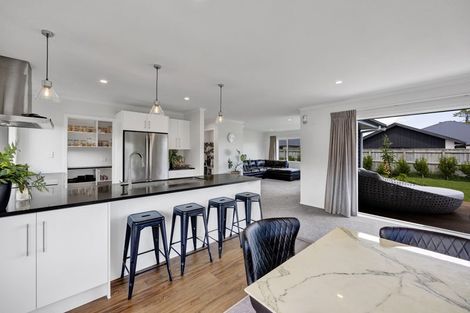 Photo of property in 7 Cross Street, Lepperton, New Plymouth, 4373