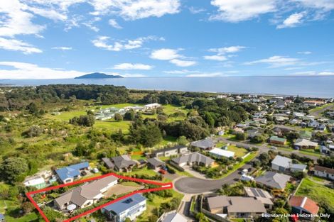 Photo of property in 11 Byron Brown Place, Otaki Beach, Otaki, 5512