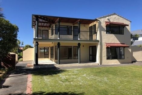 Photo of property in 32 Kilkenny Place, Fitzherbert, Palmerston North, 4410