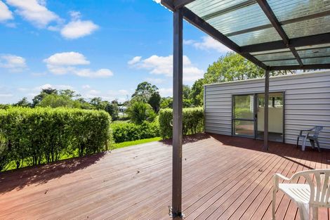 Photo of property in 98 Hanham Road, Kumeu, 0891