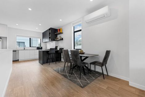 Photo of property in 5a Agincourt Street, Glenfield, Auckland, 0629