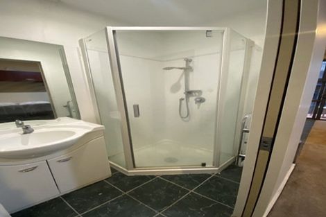 Photo of property in Atrium Towers, 4h/154 The Terrace, Wellington Central, Wellington, 6011