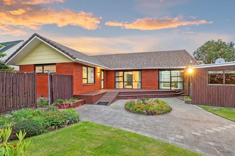Photo of property in 21 Rubens Place, Burnside, Christchurch, 8053