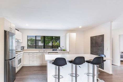 Photo of property in 9/17 Neta Grove, Henderson, Auckland, 0612