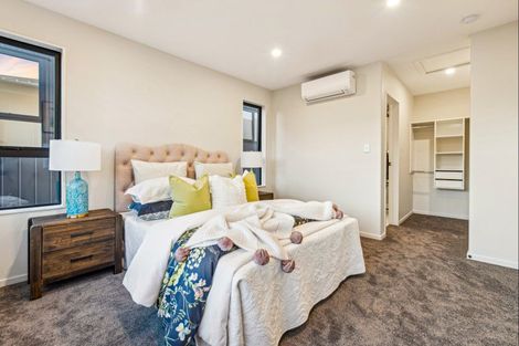 Photo of property in 22c Gulf Crest, Bucklands Beach, Auckland, 2012