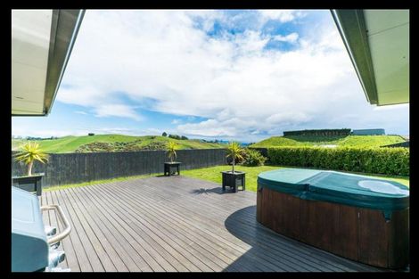 Photo of property in 12 Ballintoy Park Drive, Welcome Bay, Tauranga, 3175
