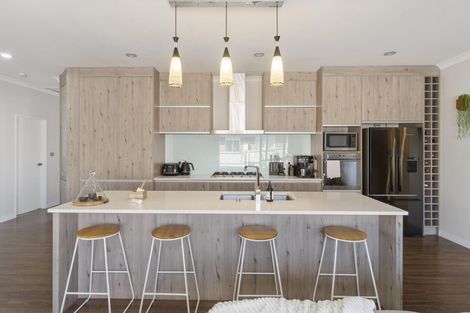 Photo of property in 13 Will Street, Huapai, Kumeu, 0810