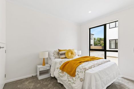 Photo of property in 8/113 Beach Road, Te Atatu Peninsula, 0610