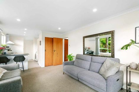 Photo of property in 2/15a Glen Road, Stokes Valley, Lower Hutt, 5019