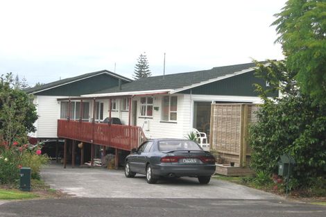 Photo of property in 1/18a Neal Avenue, Glenfield, Auckland, 0629