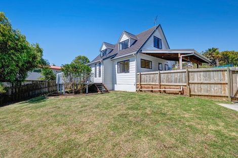 Photo of property in 14 Mallard Place, Unsworth Heights, Auckland, 0632