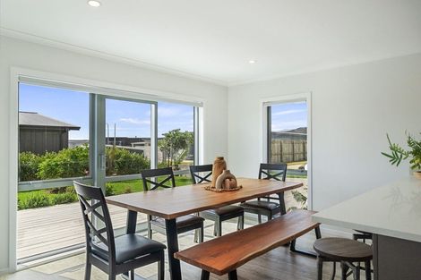 Photo of property in 55 Seagrass Place, Otaki Beach, Otaki, 5512