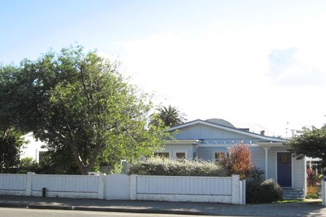 Photo of property in 92 Muritai Road, Eastbourne, Lower Hutt, 5013