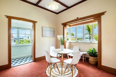 Photo of property in 9 Merani Street, Narrow Neck, Auckland, 0622