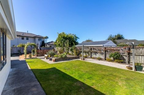 Photo of property in 424 Memorial Avenue, Burnside, Christchurch, 8053