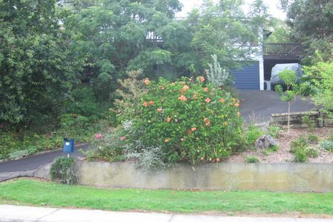 Photo of property in 31 Deuxberry Avenue, Northcote, Auckland, 0627