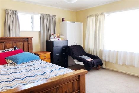 Photo of property in 23 Titirangi Road, New Lynn, Auckland, 0600