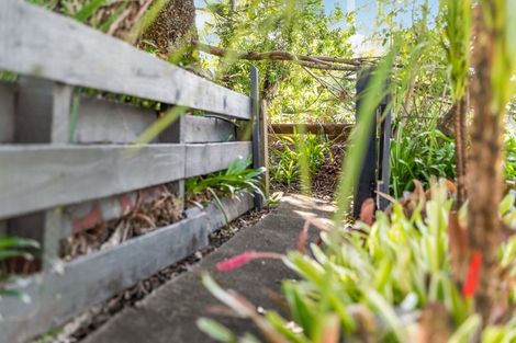 Photo of property in 3/70 Kaurilands Road, Titirangi, Auckland, 0604