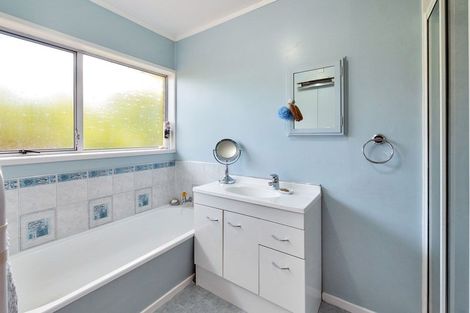 Photo of property in 1/17 Captain Scott Road, Glen Eden, Auckland, 0602