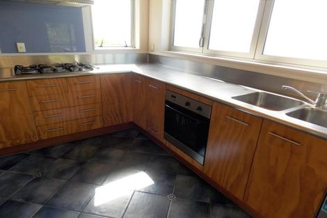 Photo of property in 24 Signallers Grove, Strathmore Park, Wellington, 6022