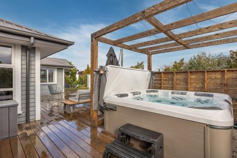 Photo of property in 20 Rue De La Mare, Parklands, Christchurch, 8083