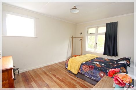 Photo of property in 19 Linklater Avenue, Foxton Beach, Foxton, 4815