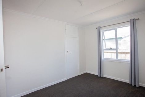 Photo of property in 3a Grey Street, Waitara, 4320
