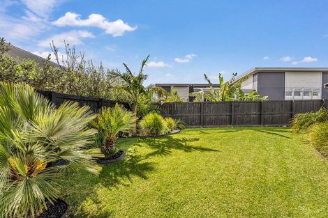 Photo of property in 10 Rena Place, Whitianga, 3510