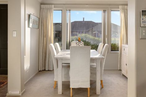 Photo of property in 5 Seabreeze Place, Papamoa Beach, Papamoa, 3118