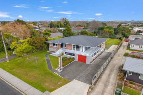 Photo of property in 12 Racecourse Road, Waiuku, 2123