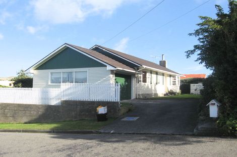 Photo of property in 31a Whanake Street, Titahi Bay, Porirua, 5022
