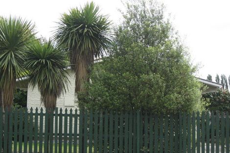 Photo of property in 5 Clivedon Place, Redwood, Christchurch, 8051