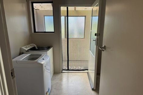 Photo of property in 121 Moire Road, West Harbour, Auckland, 0618