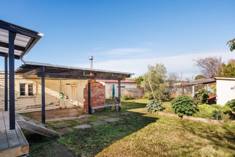 Photo of property in 2 Ngahina Street, Marton, 4710