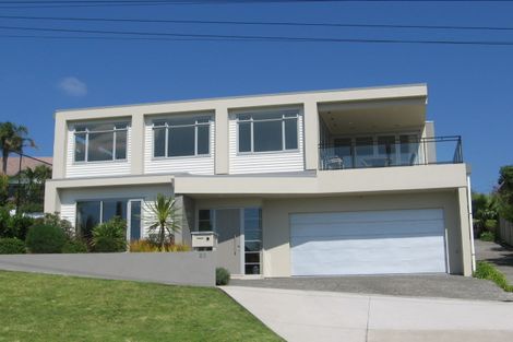 Photo of property in 16 Bournemouth Terrace, Murrays Bay, Auckland, 0630
