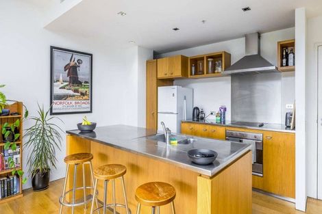 Photo of property in 7 Maori Hut Road, Red Beach, 0932