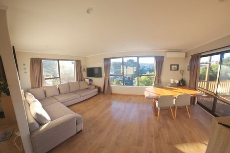 Photo of property in 10 Makatote Grove, Churton Park, Wellington, 6037