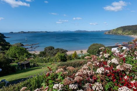 Photo of property in 4 Queens View Road, Russell, 0202