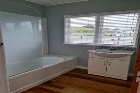 Photo of property in 15a Brixton Road, Manly, Whangaparaoa, 0930