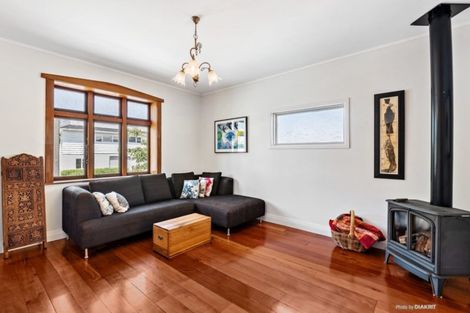 Photo of property in 14 Dee Street, Island Bay, Wellington, 6023