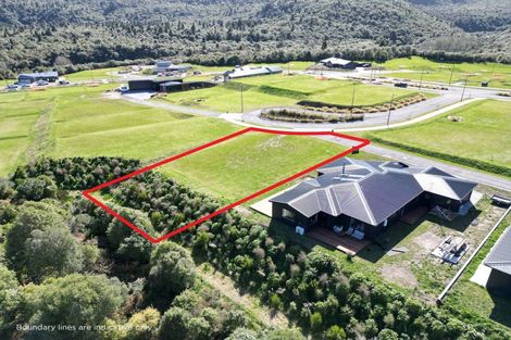 Photo of property in 11 Broadleaf Way, Kinloch, 3377