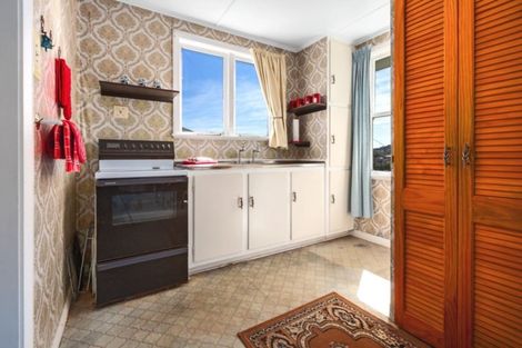 Photo of property in 18 Waiuta Street, Titahi Bay, Porirua, 5022