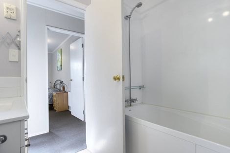 Photo of property in 110 Harbour View Road, Omokoroa, 3114