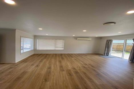 Photo of property in 3a Ascot Avenue, Henderson, Auckland, 0610