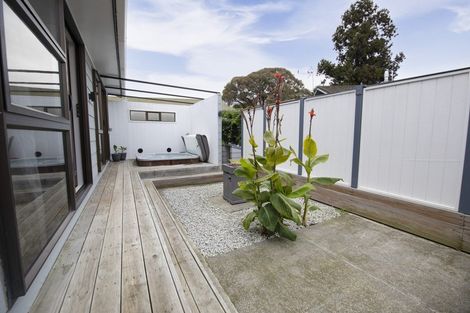 Photo of property in 1/11 Hetley Crescent, Taradale, Napier, 4112