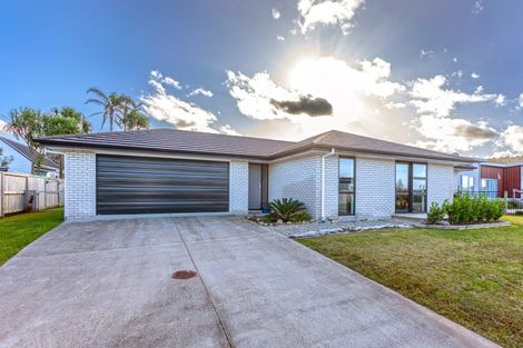 Photo of property in 22 Tairua Palms Place, Tairua, 3508