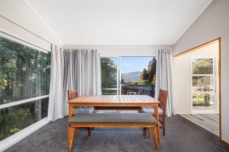 Photo of property in 20 Freemans Way, Pinehaven, Upper Hutt, 5019